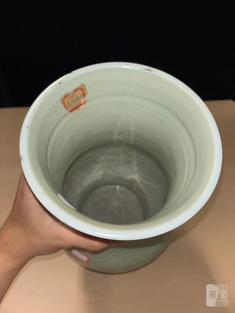 清乾隆 粉青釉模印兽面纹双耳瓶 - 图6